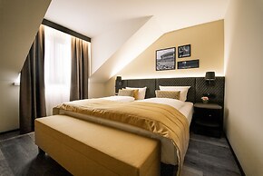 Court Hotel