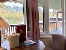 Sunwapta Falls Rocky Mountain Lodge