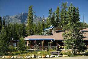 Sunwapta Falls Rocky Mountain Lodge