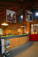 Sunwapta Falls Rocky Mountain Lodge