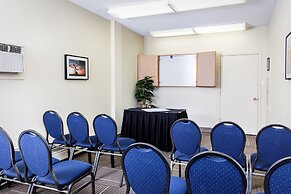Campus Tower Suite Hotel