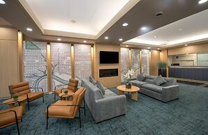 Campus Tower Suite Hotel