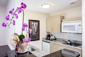 Campus Tower Suite Hotel