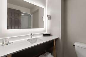 Super 8 by Wyndham Sault Ste Marie On