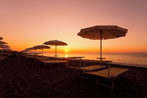 Hellenia Yachting Hotel