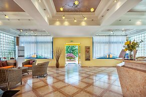 Atrium Hotel