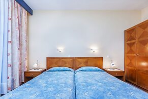 Atrium Hotel