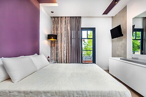 Atrium Hotel
