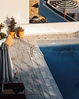 Pelican Bay Hotel