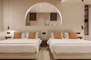 Pelican Bay Hotel