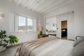 Pelican Bay Hotel