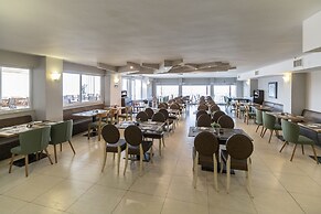 Golden Beach Hotel