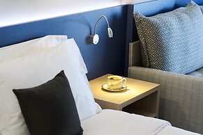 Blue Dolphin Hotel