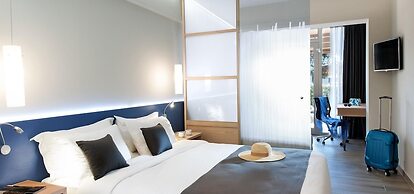 Blue Dolphin Hotel