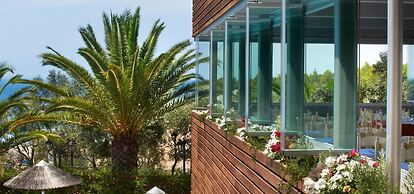 Blue Dolphin Hotel