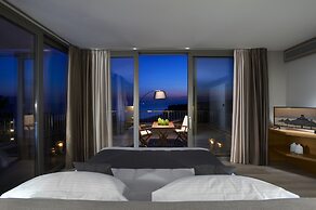 Blue Dolphin Hotel