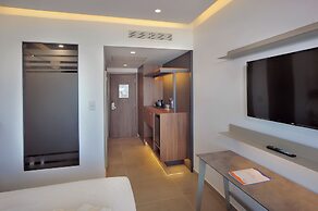 Nelia Beach Hotel & Spa