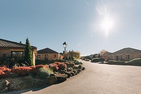 Country Club Villas