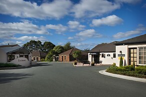 Country Club Villas