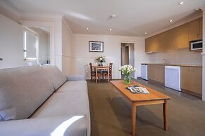 Country Club Villas