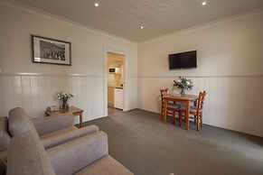Country Club Villas