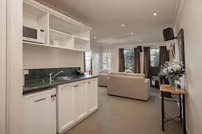Country Club Villas