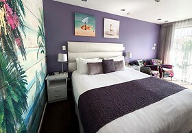 Tides Hotel