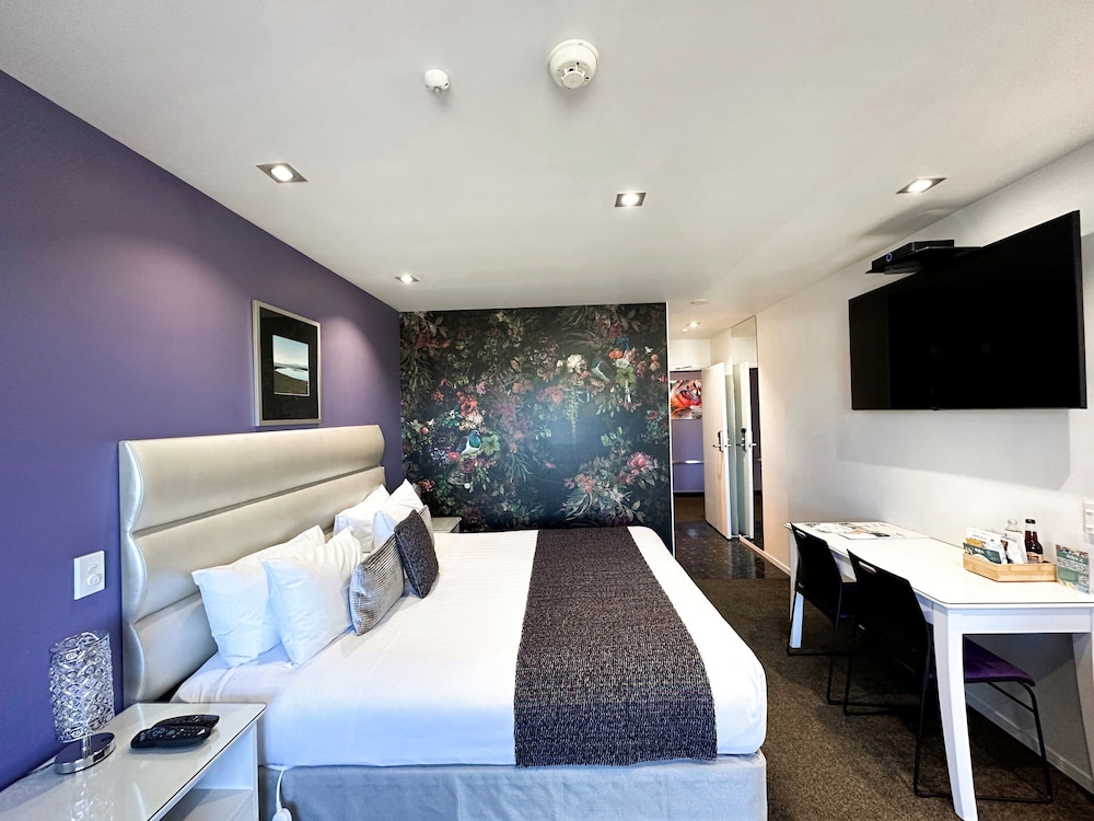 Tides Hotel