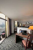 Lake Side Hotel