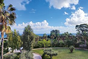 Atlantis Hotel