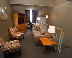 Oakes Hotel Overlooking the Falls