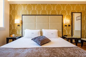 Touring Hotel