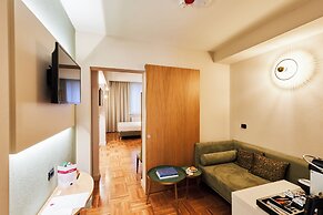Touring Hotel