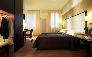 Touring Hotel