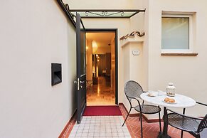 Touring Hotel
