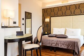 Touring Hotel