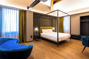 Touring Hotel