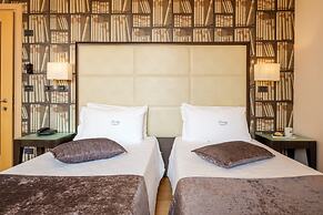 Touring Hotel