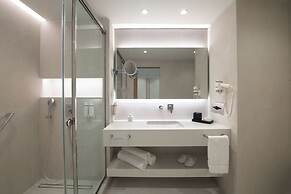 Neptune Luxury Resort