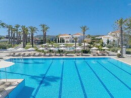 Neptune Luxury Resort