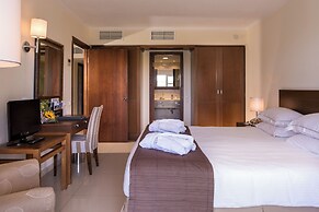 Neptune Luxury Resort