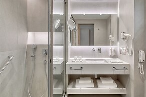 Neptune Luxury Resort
