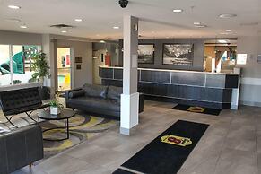 Super 8 by Wyndham Edmonton South