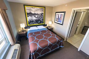 Super 8 by Wyndham Edmonton South