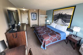 Super 8 by Wyndham Edmonton South