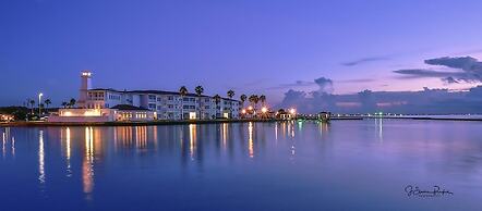 Lighthouse Inn At Aransas Bay