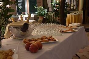 Hotel Jolanda
