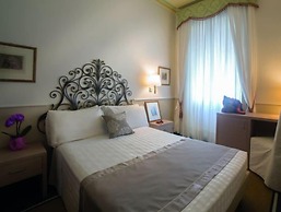 Hotel Jolanda