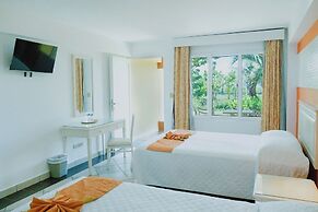 Las Olas Resort