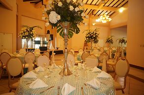 Las Olas Resort